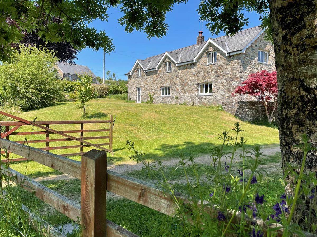 Maesyfelin Isaf B&B Llanybyther エクステリア 写真